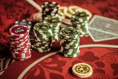 Live Baccarat dealer at petir99 login studio dealing cards
